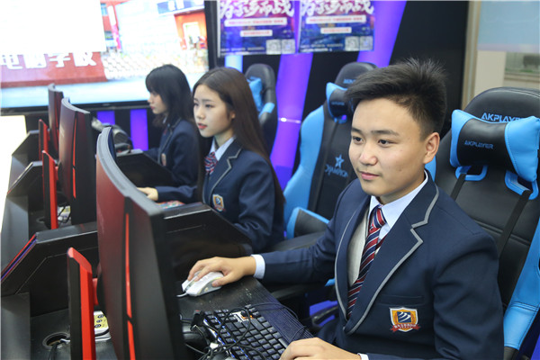 初中毕业想学互联网技术怎么办 实用指南全解析